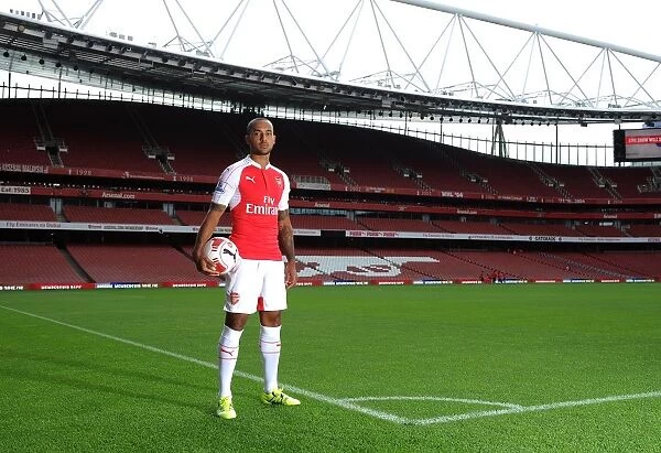 Theo Walcott (Arsenal). Arsenal 1st Team Photcall and Training Session. Emirates Stadium