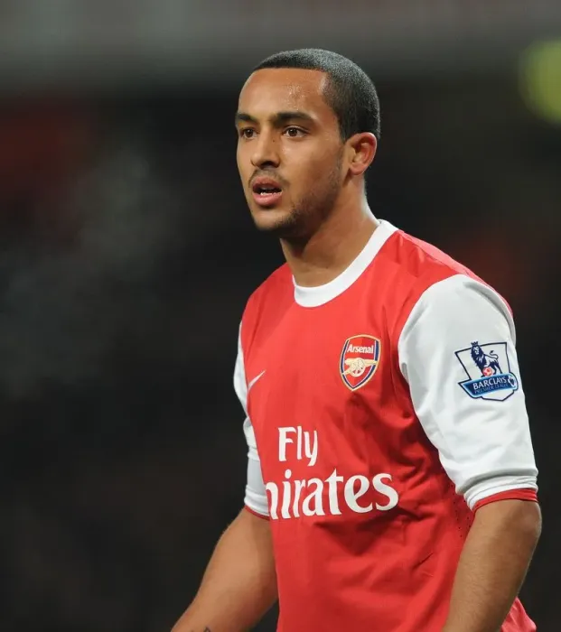 Framed Print : Theo Walcott (Arsenal). Arsenal 2: 1 Everton, Barclays Premier League, Emirates Stadium
