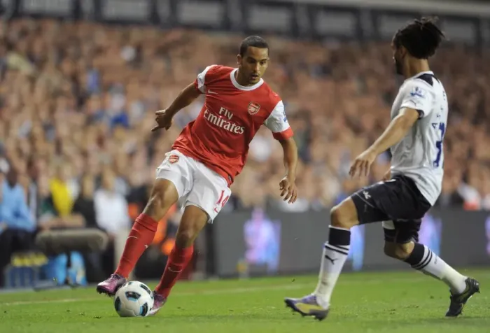 Framed Print : Theo Walcott (Arsenal) Benoit Assou-Ekotto (Tottenham). Tottenham Hotspur 3: 3 Arsenal