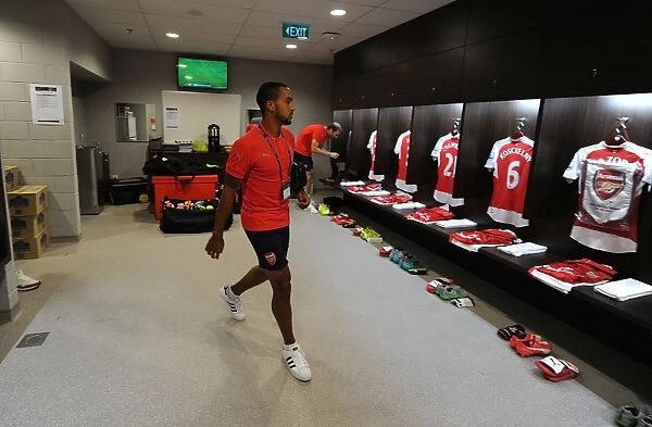 Theo Walcott in Arsenal Changing Room before Arsenal vs. Everton (Asia Trophy 2015-16)