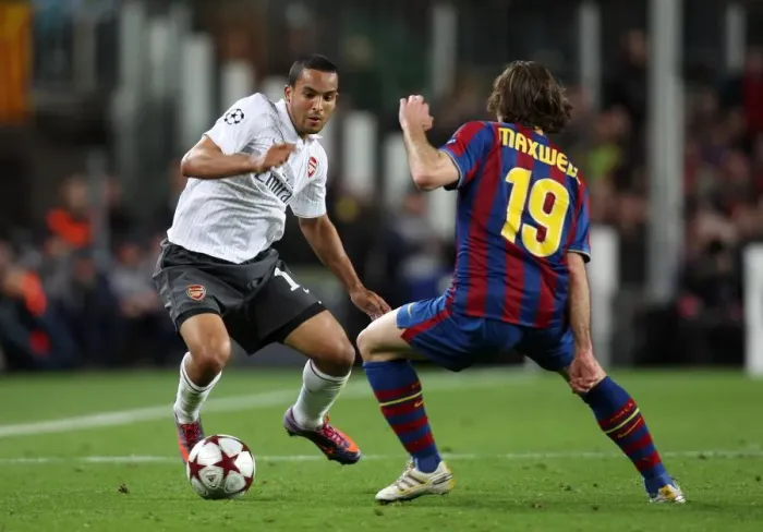 Framed Print : Theo Walcott (Arsenal) Maxwell (Barcelona). Barcelona 4: 1 Arsenal. UEFA Champions League Framed Print : Theo Walcott (Arsenal) Maxwell (Barcelona). Barcelona 4: 1 Arsenal. UEFA Champions League