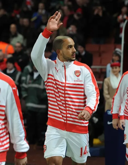 Framed Print : Theo Walcott: Arsenal's Ready-to-Go Weapon Against Leicester City (Arsenal v Leicester City 2014-15)