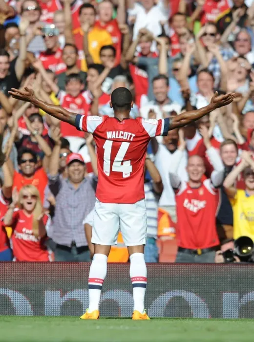 Framed Print : Theo Walcott celebrates scoring Arsenals goal. Arsenal 1: 2 Galatasaray. Emirates Cup Day Two
