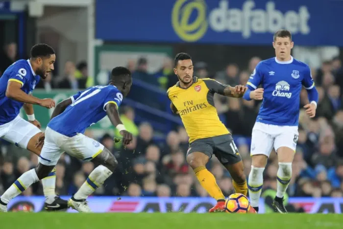Framed Print : Theo Walcott Clashes with Everton's Defense in Premier League Showdown (Everton v Arsenal 2016-17) Framed Print : Theo Walcott Clashes with Everton's Defense in Premier League Showdown (Everton v Arsenal 2016-17)