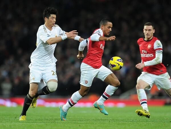 Theo Walcott Dashes Past Sung-Yueng Ki: Arsenal vs Swansea City, Premier League 2012-13