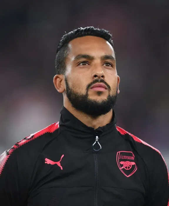 Framed Print : Theo Walcott Gears Up for Arsenal's Europa League Clash Against Red Star Belgrade