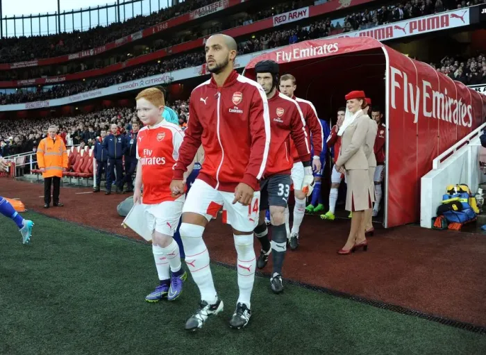 Framed Print : Theo Walcott Leads Arsenal Against Chelsea in Premier League Showdown Framed Print : Theo Walcott Leads Arsenal Against Chelsea in Premier League Showdown