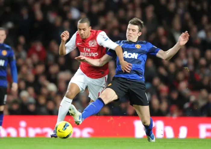 Framed Print : Theo Walcott Outmaneuvers Michael Carrick: Arsenal vs Manchester United, Premier League 2011-12 Framed Print : Theo Walcott Outmaneuvers Michael Carrick: Arsenal vs Manchester United, Premier League 2011-12