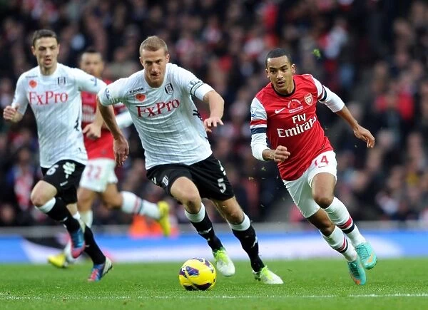 Theo Walcott Outpaces Brede Hangeland: Arsenal vs Fulham, Premier League 2012-13