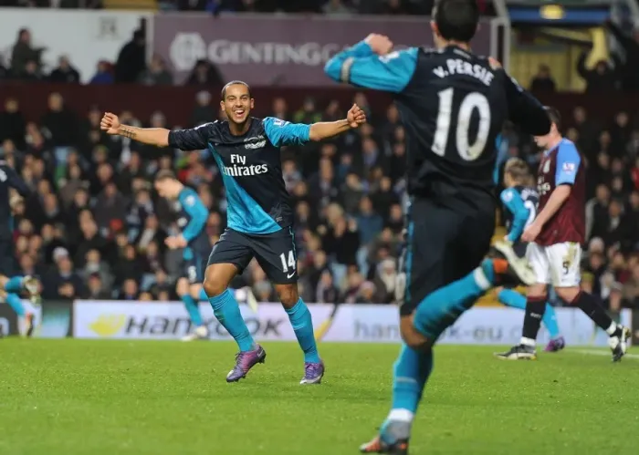 Framed Print : Theo Walcott and Robin van Persie Celebrate Arsenal's Goals Against Aston Villa (2011-12) Framed Print : Theo Walcott and Robin van Persie Celebrate Arsenal's Goals Against Aston Villa (2011-12)