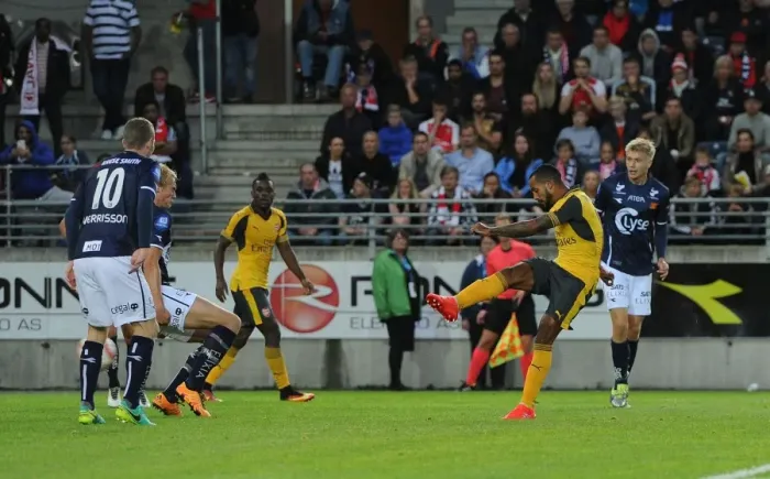Framed Print : Theo Walcott Scores for Arsenal Against Viking FK in 2016 Pre-Season Friendly Framed Print : Theo Walcott Scores for Arsenal Against Viking FK in 2016 Pre-Season Friendly