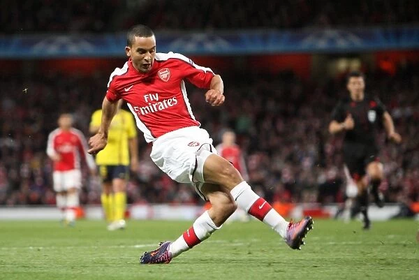 Theo Walcott scores Arsenals 1st goal. Arsenal 2: 2 Barcelona. UEFA Champions League