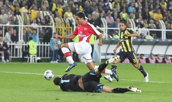 Theo Walcott Scores Arsenal's Second Goal Past Volkan Demirel in UEFA Champions League: Fenerbahce 2-5 Arsenal