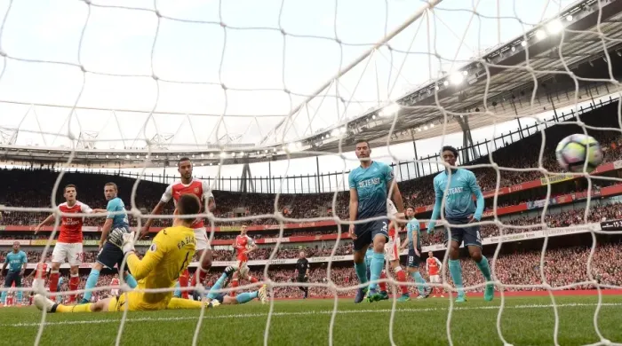 Framed Print : Theo Walcott Scores Arsenal's Second Goal Against Swansea City (2016-17)