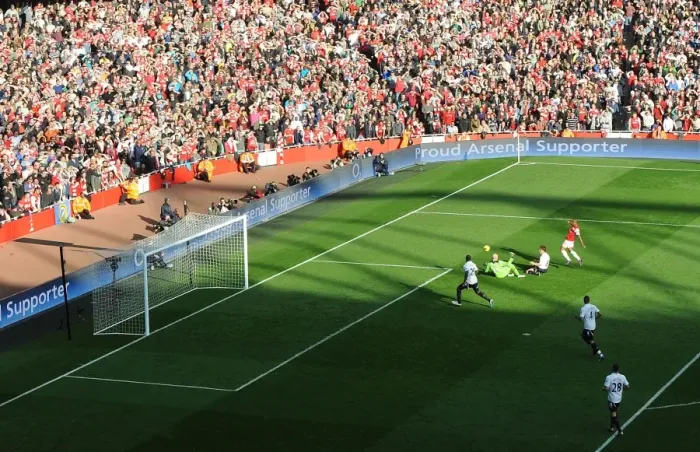 Framed Print : Theo Walcott Scores Historic First Arsenal Goal Against Rival Tottenham (2012) Framed Print : Theo Walcott Scores Historic First Arsenal Goal Against Rival Tottenham (2012)