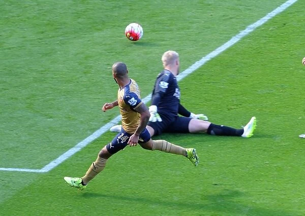 Theo Walcott Scores Against Kasper Schmeichel: Leicester City vs. Arsenal (2015 / 16)