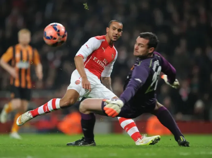 Framed Print : Theo Walcott Scores Past Steve Harper: Arsenal vs Hull City - FA Cup 2014-15 Framed Print : Theo Walcott Scores Past Steve Harper: Arsenal vs Hull City - FA Cup 2014-15