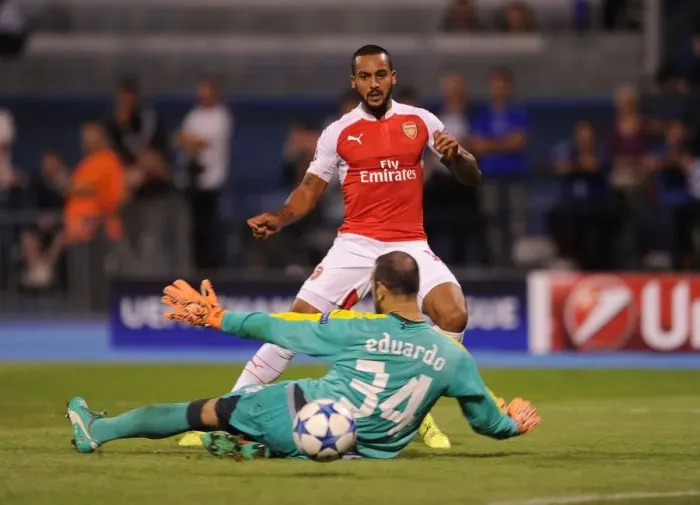 Framed Print : Theo Walcott Scores Against Former Team mate Eduardo: Arsenal's Triumph in the UEFA Champions League vs Dinamo Zagreb, 2015
