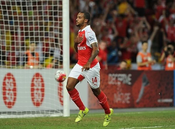 Theo Walcott Scores the Winner: Arsenal Triumphs over Everton in Asia Trophy