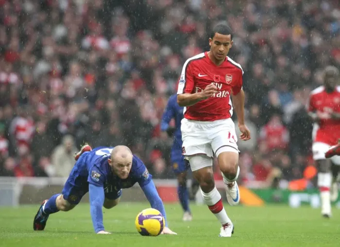Framed Print : Theo Walcott vs Wayne Rooney: Arsenal's Edge over Manchester United, 2-1 Barclays Premier League Victory, Emirates Stadium, 2008