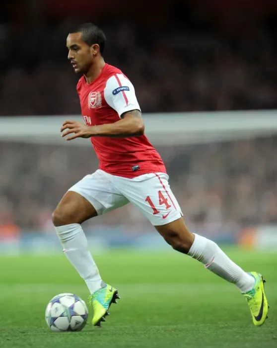Framed Print : Theo Walcott's Battle: Arsenal vs Marseille - 0:0 Group F Showdown (November 1, 2011) Framed Print : Theo Walcott's Battle: Arsenal vs Marseille - 0:0 Group F Showdown (November 1, 2011)