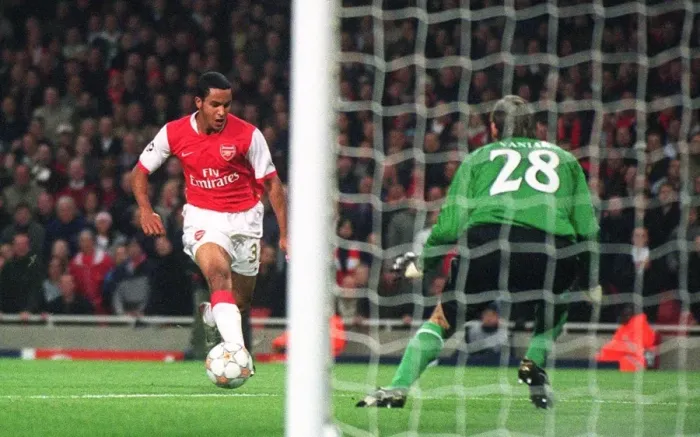 Framed Print : Theo Walcott's Brace: Arsenal Crushes Slavia Prague 7-0 in Champions League Framed Print : Theo Walcott's Brace: Arsenal Crushes Slavia Prague 7-0 in Champions League