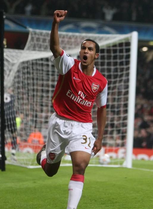 Framed Print : Theo Walcott's Brace: Arsenal's Historic 7-0 Champions League Victory over Slavia Prague