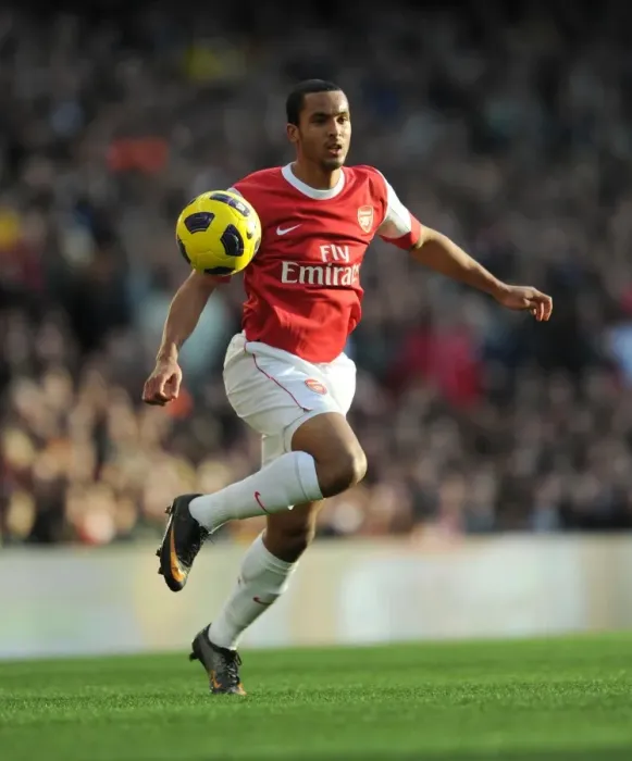 Framed Print : Theo Walcott's Brilliant Performance: Arsenal 2-0 Wolverhampton Wanderers, Barclays Premier League