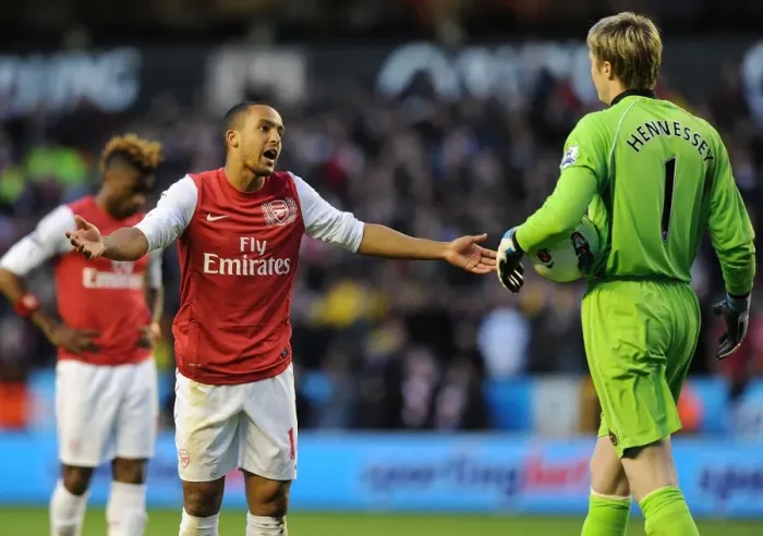 Framed Print : Theo Walcott's Conversation with Wayne Hennessey during Wolverhampton Wanderers vs. Arsenal (2011-12) Framed Print : Theo Walcott's Conversation with Wayne Hennessey during Wolverhampton Wanderers vs. Arsenal (2011-12)