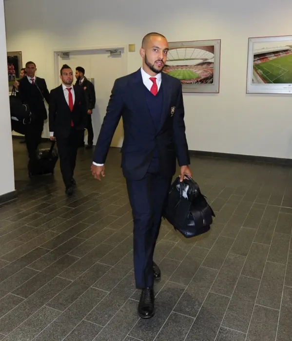 Framed Print : Theo Walcott's Excitement: Arsenal FC vs. FC Bayern Munich at Emirates Stadium (Champions League 2015 / 16) Framed Print : Theo Walcott's Excitement: Arsenal FC vs. FC Bayern Munich at Emirates Stadium (Champions League 2015 / 16)