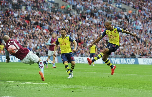Theo Walcott's Game-Winning FA Cup Final Goal for Arsenal against Aston Villa, 2015
