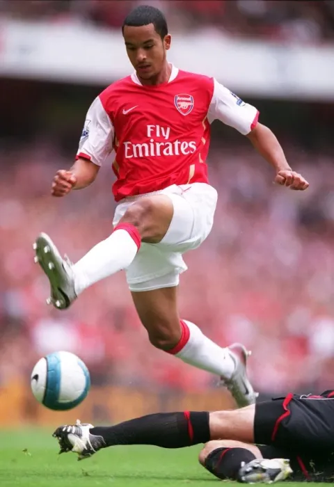 Framed Print : Theo Walcott's Game-Winning Performance: Arsenal 3-2 Sunderland, Barclays Premier League, 2007