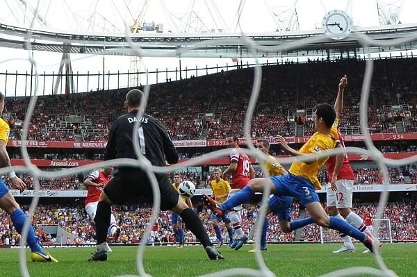 Theo Walcott's Hat-Trick: Arsenal's Thrilling 6-1 Victory in the Premier League