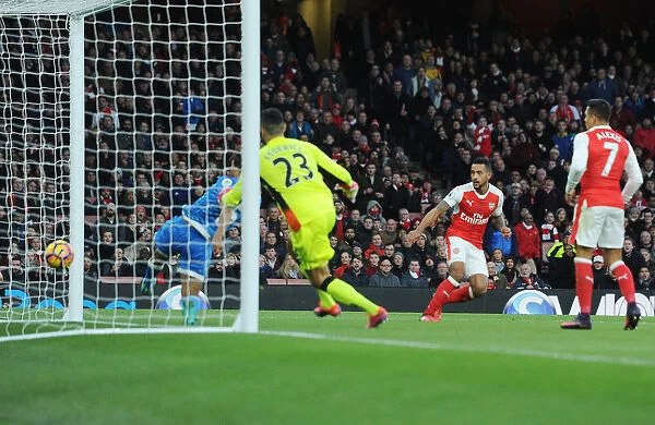 Theo Walcott's Header: Arsenal's Victory Over Bournemouth (2016 / 17)