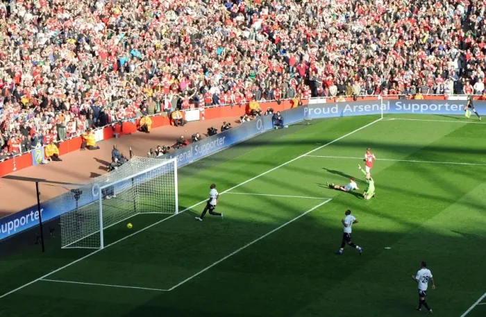 Framed Print : Theo Walcott's Historic Rivalry-Defying Goal for Arsenal Against Tottenham (2012)