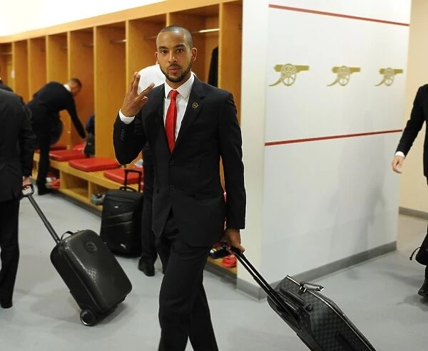 Theo Walcott's Pre-Match Routine: Arsenal Changing Room Before Arsenal vs Sunderland (2014-15)