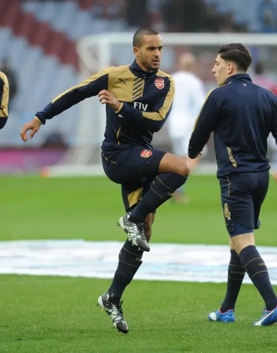 Framed Print : Theo Walcott's Pre-Match Routine: Aston Villa vs. Arsenal, Premier League 2015-16 Framed Print : Theo Walcott's Pre-Match Routine: Aston Villa vs. Arsenal, Premier League 2015-16