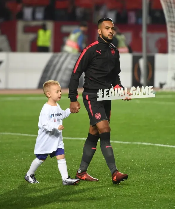 Framed Print : Theo Walcott's Pre-Match Walkout: Arsenal vs. Red Star Belgrade, Europa League 2017-18