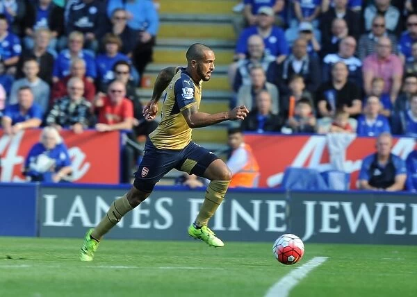 Theo Walcott's Stunner: Arsenal's Thrilling Opener Against Leicester City (2015 / 16)