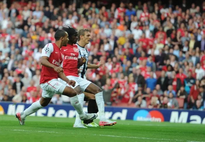Framed Print : Theo Walcott's Stunner: Arsenal's Winning Goal Against Udinese in 2011-12 Champions League Play-Off
