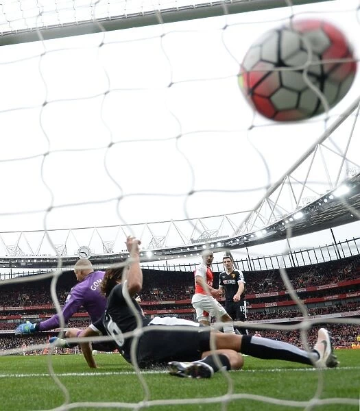 Theo Walcott's Stunning Goal: Arsenal's Game-Changing Moment vs. Watford (2015-16)