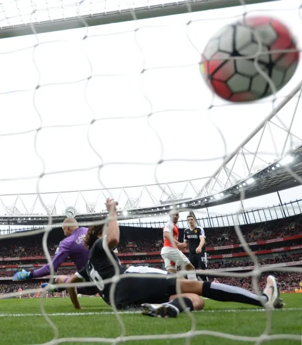 Framed Print : Theo Walcott's Stunning Goal: Arsenal's Game-Changing Moment vs. Watford (2015-16)