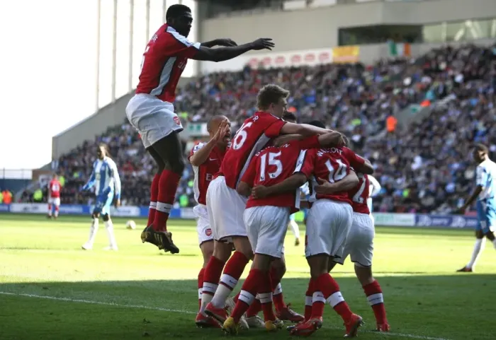 Framed Print : Theo Walcott's Thrilling Goal: Arsenal's 4-1 Victory Over Wigan Athletic (11 / 4 / 09)