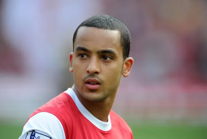 Framed Print : Theo Walcott's Thrilling Stalemate: Arsenal vs Liverpool, Barclays Premier League, Emirates Stadium, 17 / 4 / 11