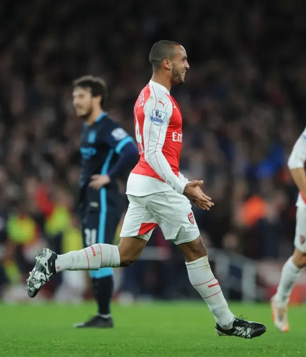Framed Print : Theo Walcott's Thunderbolt: Arsenal's First Goal vs Manchester City (2015-16)