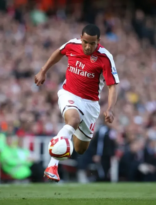 Framed Print : Theo Walcott's Unforgettable Night: Arsenal's 2-0 Victory over Manchester City, 2009 Premier League