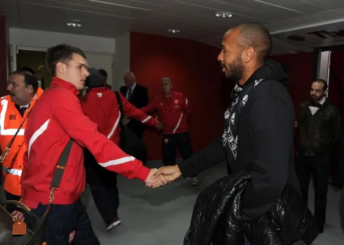 Framed Print : Thierry Henry and Aaron Ramsey Embrace Before Arsenal vs. Wolverhampton Wanderers (2011-2012) Framed Print : Thierry Henry and Aaron Ramsey Embrace Before Arsenal vs. Wolverhampton Wanderers (2011-2012)