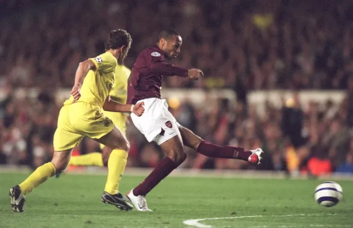 Framed Print : Thierry Henry (Arsenal) Arruabarrena (Villarreal). Arsenal 1: 0 Villarreal Framed Print : Thierry Henry (Arsenal) Arruabarrena (Villarreal). Arsenal 1: 0 Villarreal