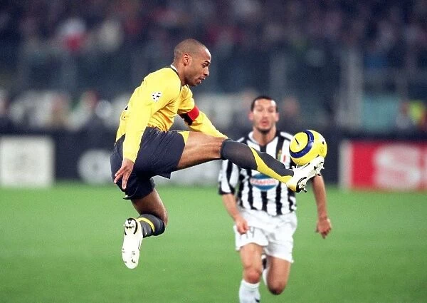 Thierry Henry (Arsenal). Juventus 0:0 Arsenal. UEFA Champions League