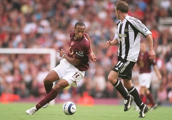 Thierry Henry (Arsenal) Lee Bowyer (Newcastle). Arsenal 2: 0 Newcastle United